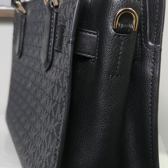 Michael kors small handbag - Picture 5 of 6